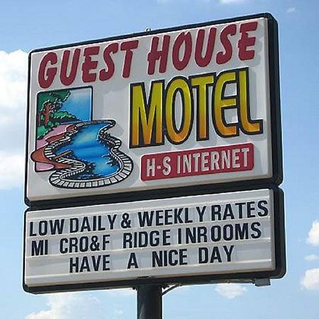 Guest House Motel Chanute Exterior photo